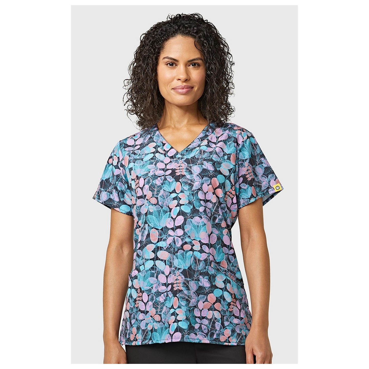 6357 WonderWink V-Neck Welt Pocket Print Top - Oshibana