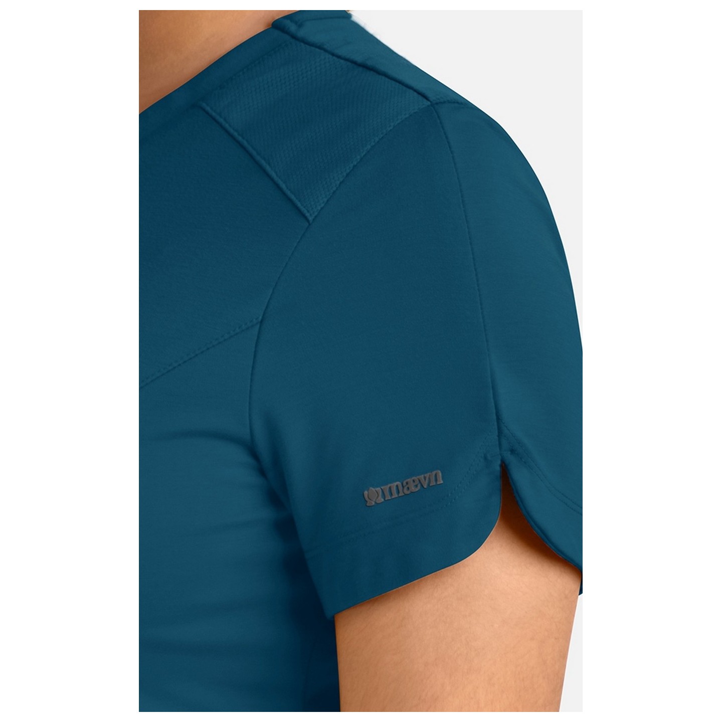 20302 Focus Haut à Col en V avec Ourlet Croisé par Maevn