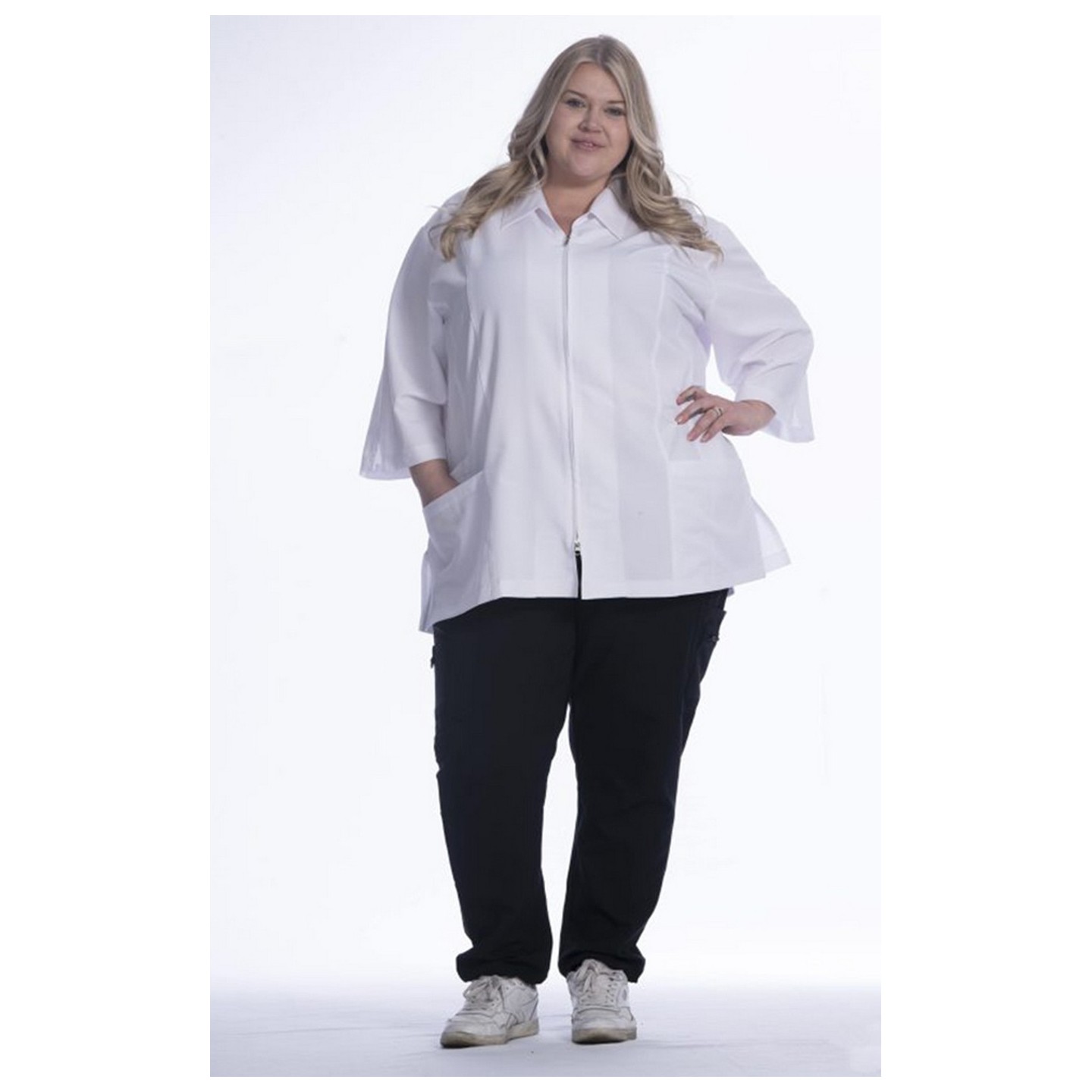 7505 Flaunt Professional Spa Jacket by Green Town