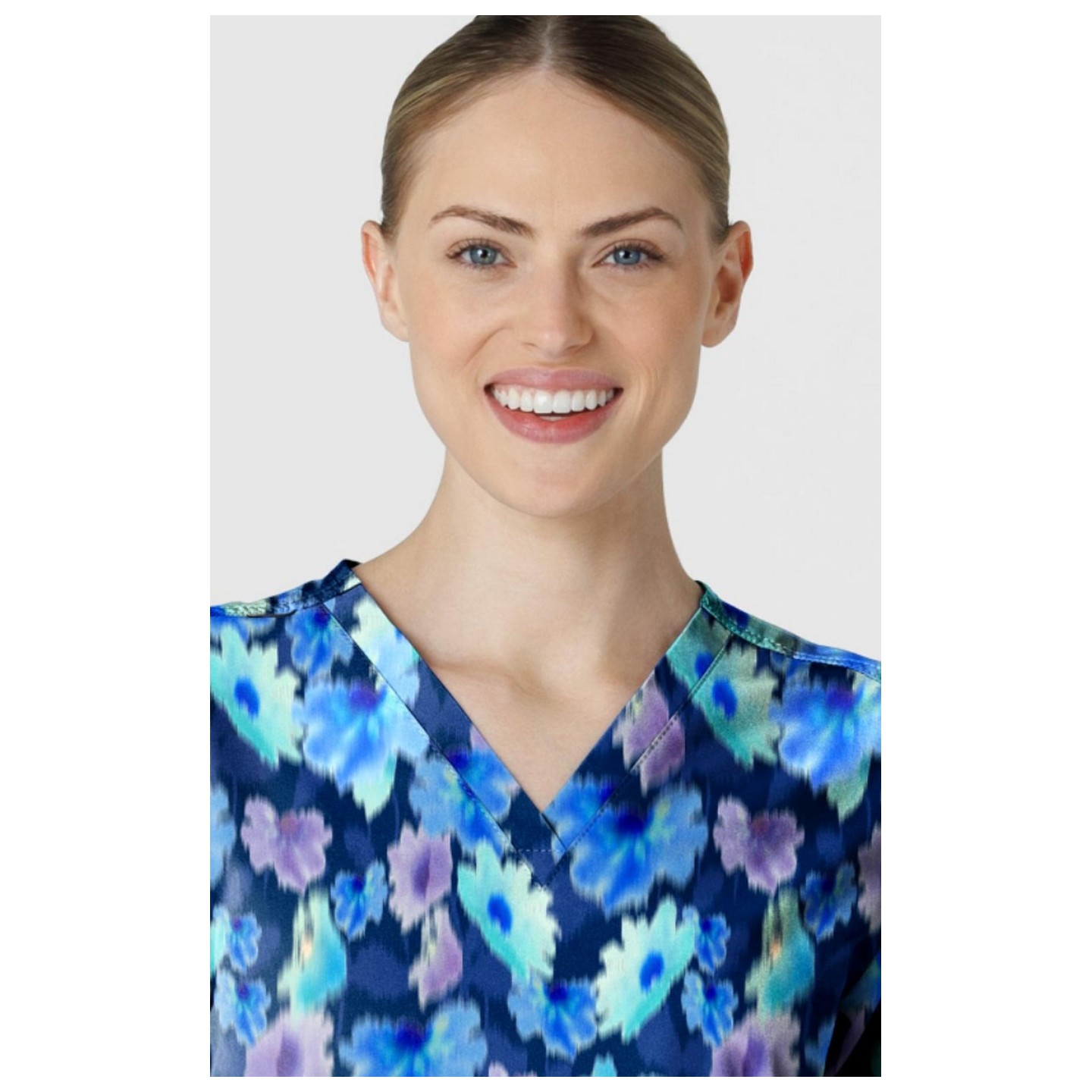 6657 WonderWink Fitted 3-Pocket V-Neck Print Top - Flower Meadow