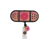 BA156 Betsey Johnson Porte-Badge Rétractable Dynamique par koi - Betsey Band Aid